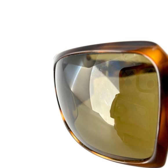 Chanel Oversized Tortoise Frame Gradient Sunglasses - Picture 10 of 11